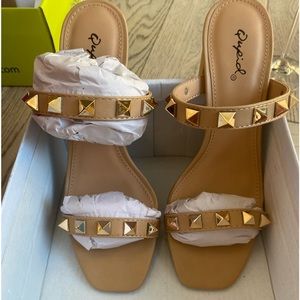 Quipid Sandal- Cannoli style- color toffee- size 6- brand new
